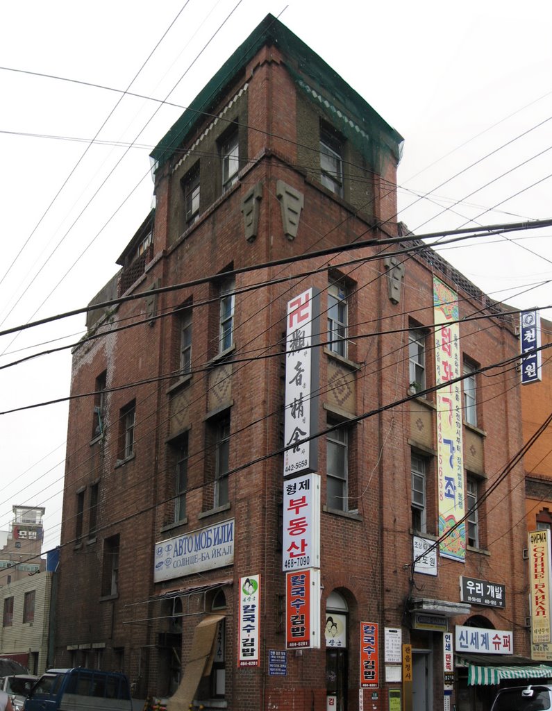 Choryang-dong, Dong-gu, Busan, South Korea by Marchen Ro