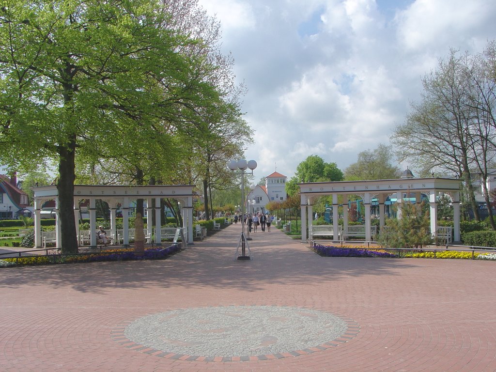 Ostseebad Boltenhagen vista a la Kurhaus by ovalle.jose