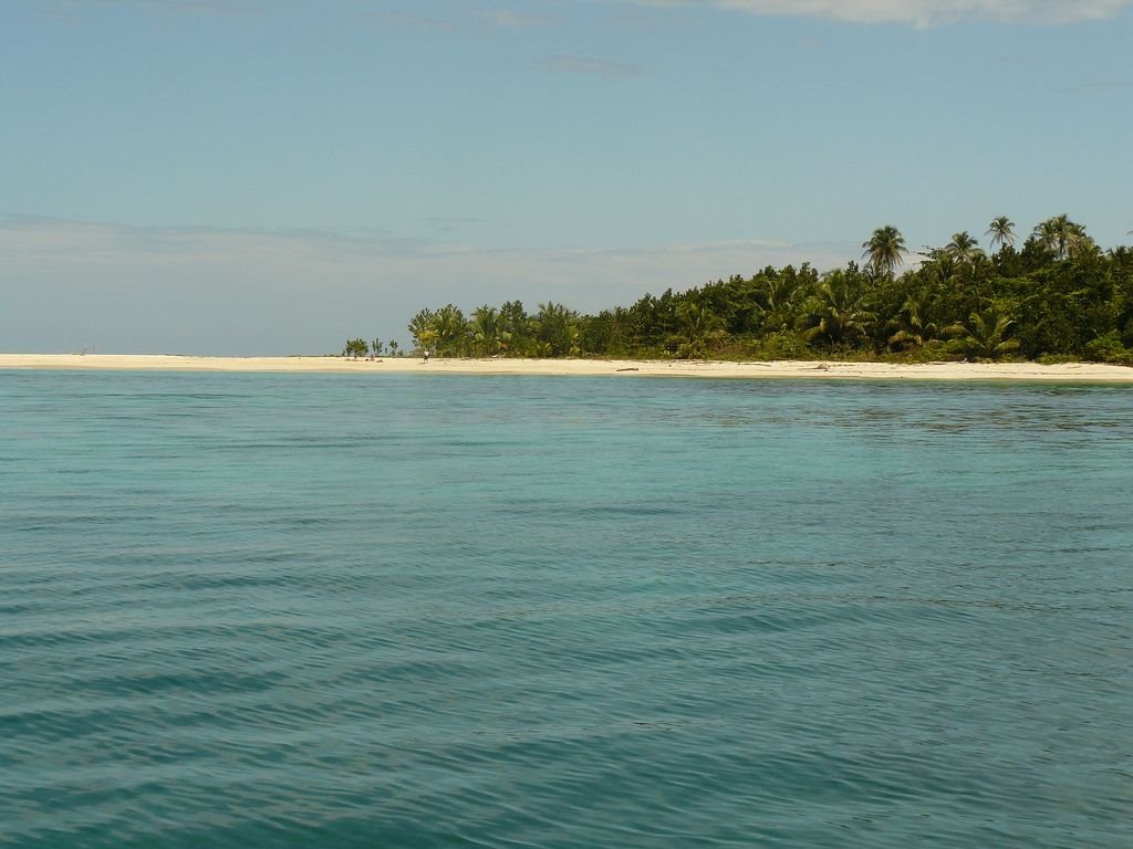 Cayo Zapatillas, Bocas del Toro by Luiggi Baez