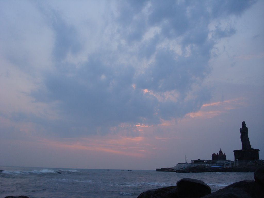 Before Sunrise @ Kanyakumari by ppreetha