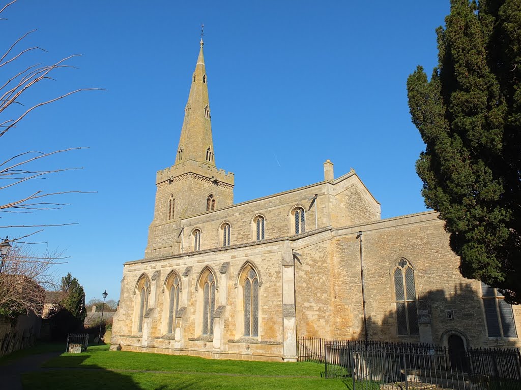 Thrapston village church St James. by Bobsky.