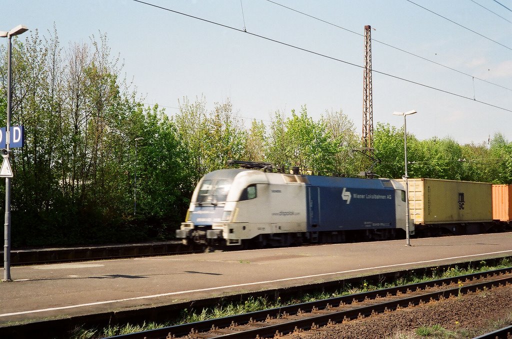 Dispo-Taurus der Wiener Lokalbahnen by B.W.