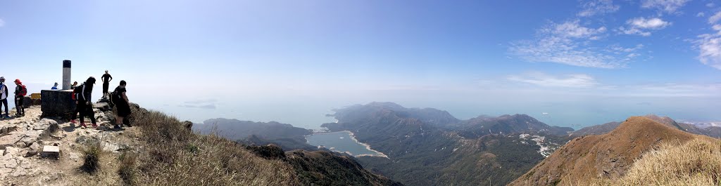 Lantau Peak,Lantau Island,Hong Kong 鳳凰山,大嶼山,香港 by Percy Tai  漆園童