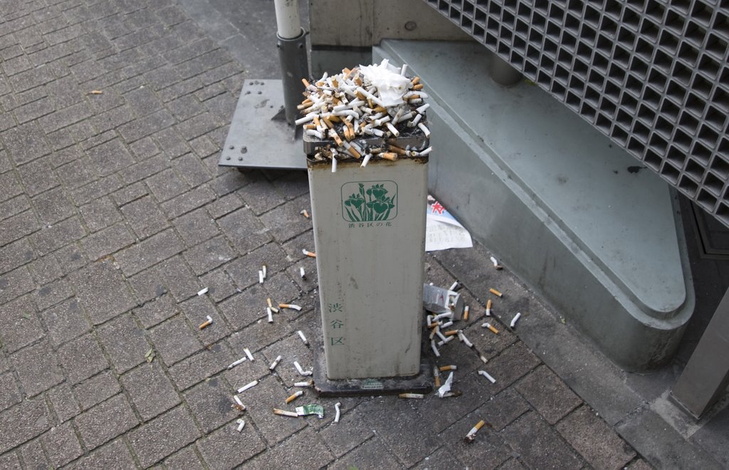 Ash tray near Takeshita Dori by Rukawa