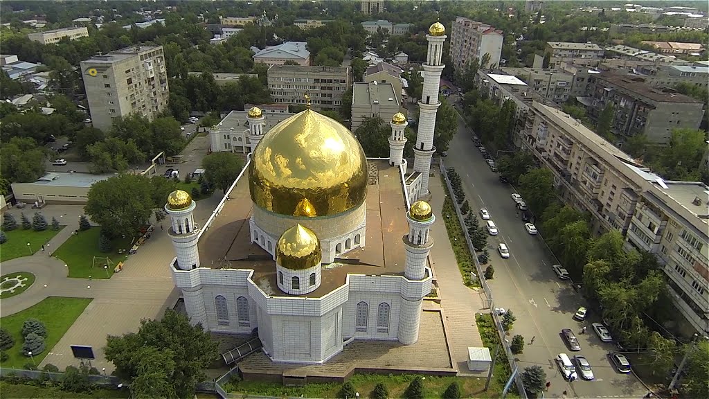 Высотная панорама на центральную мечеть г. Алматы, вид на восток. 08-2013. www.FlyCam.kz by FlyCam.kz