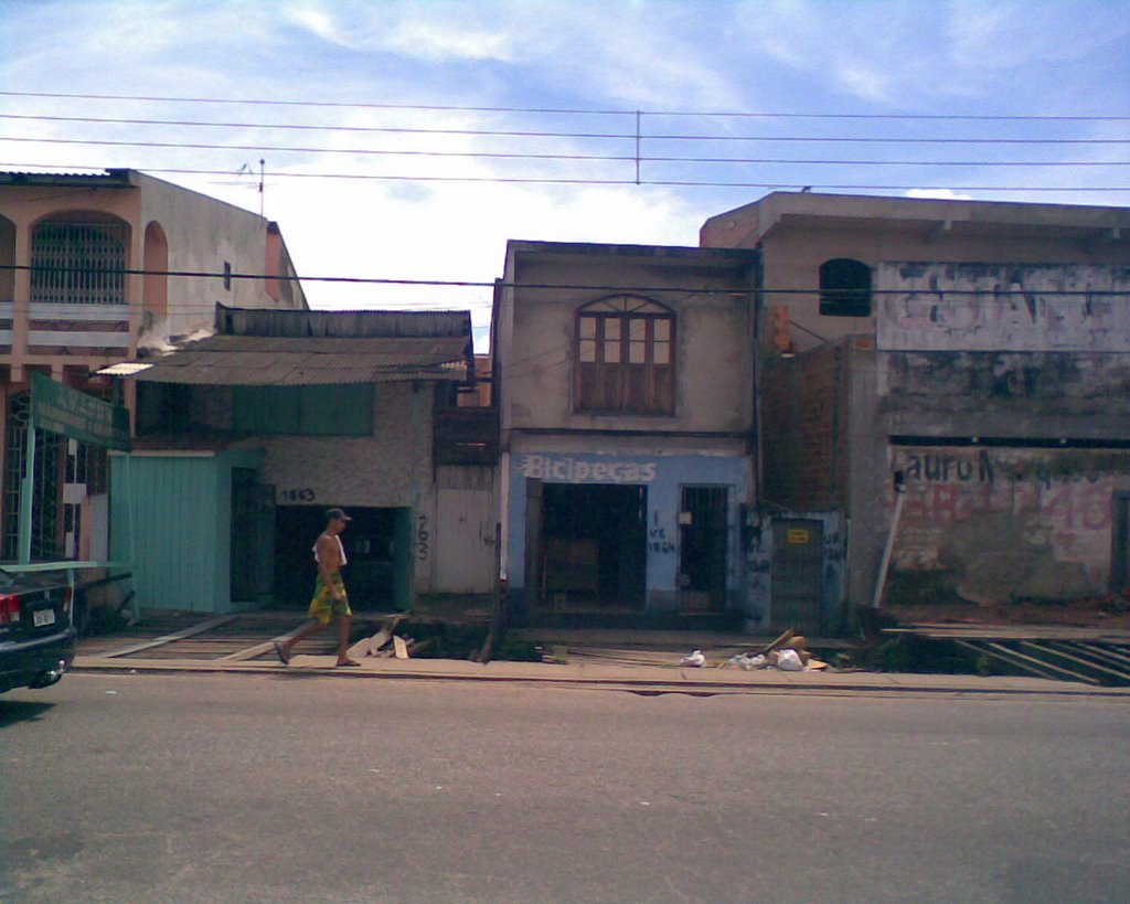 Av.Bernardo Sayão by Hernany Campos