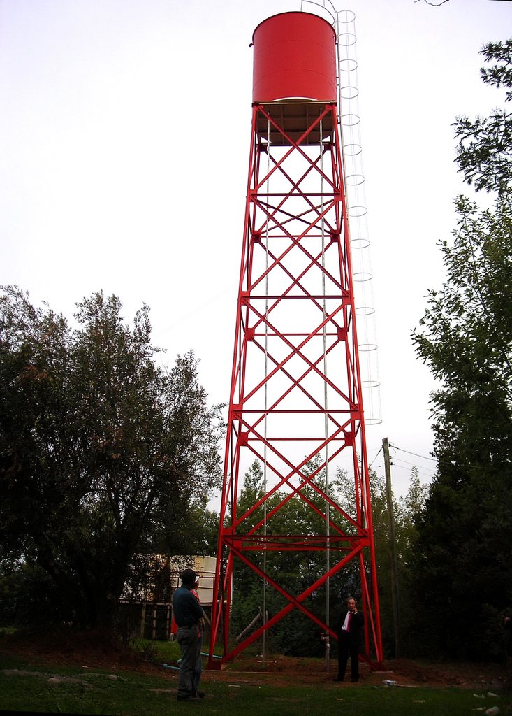 Torre de 15 mts. y estanque de 15.000 lts. Sistema de Agua Potable Rural El Barco (abajo a la derecha Senador Hosaín Sabag visita obras) by Felipe Rebolledo