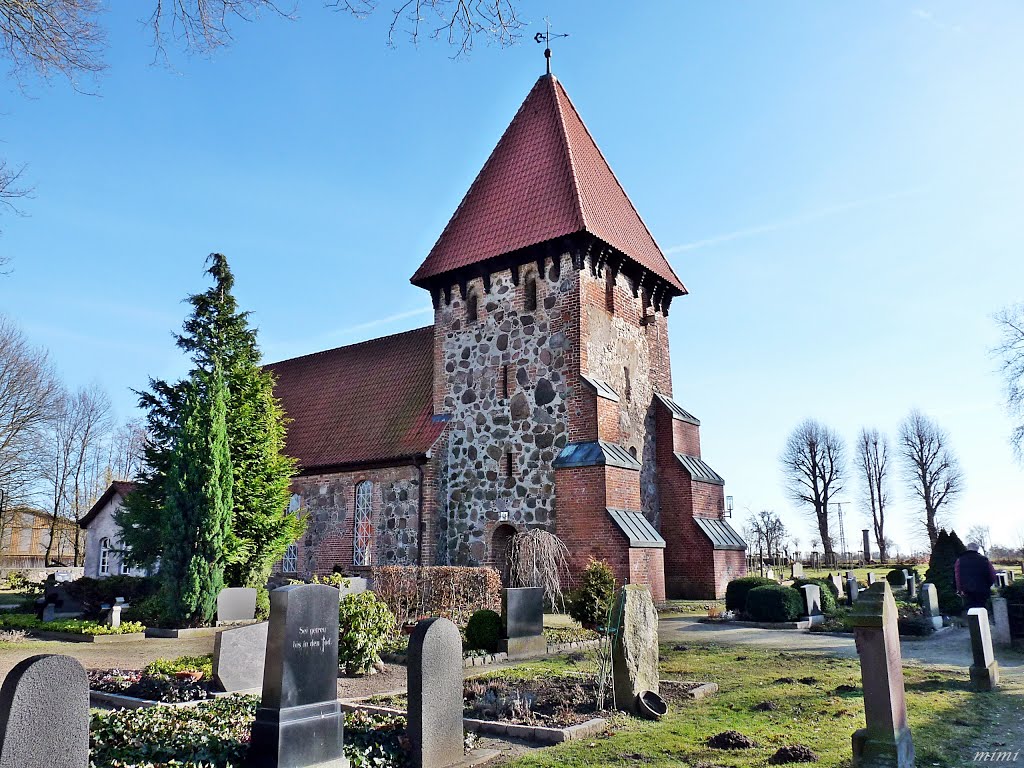 Kirche in Satemin by mimi.handorf