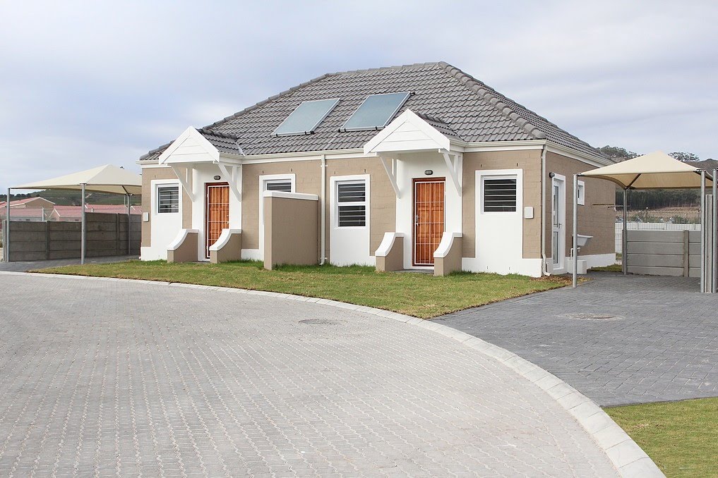 Pinotage Villas by J Winterbach