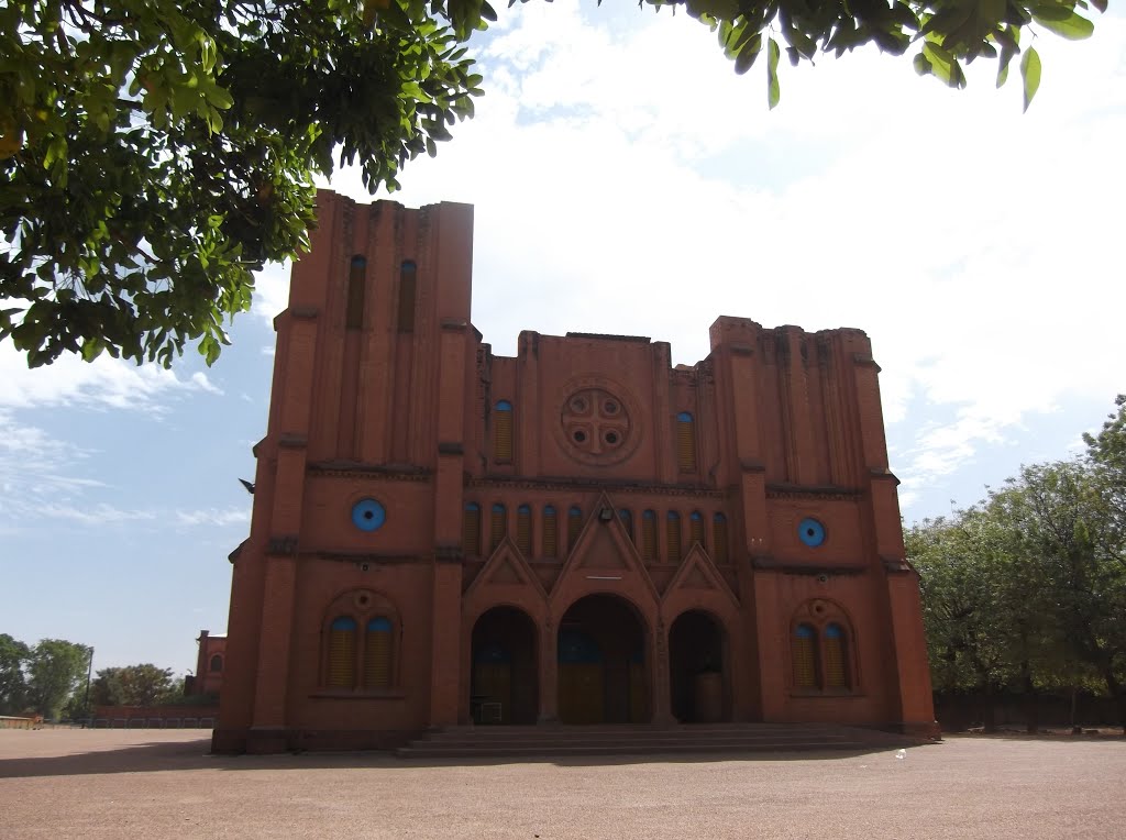 Cathédrale de Ouagadougou (http://benjylecter.blogspot.com) by benjylecter