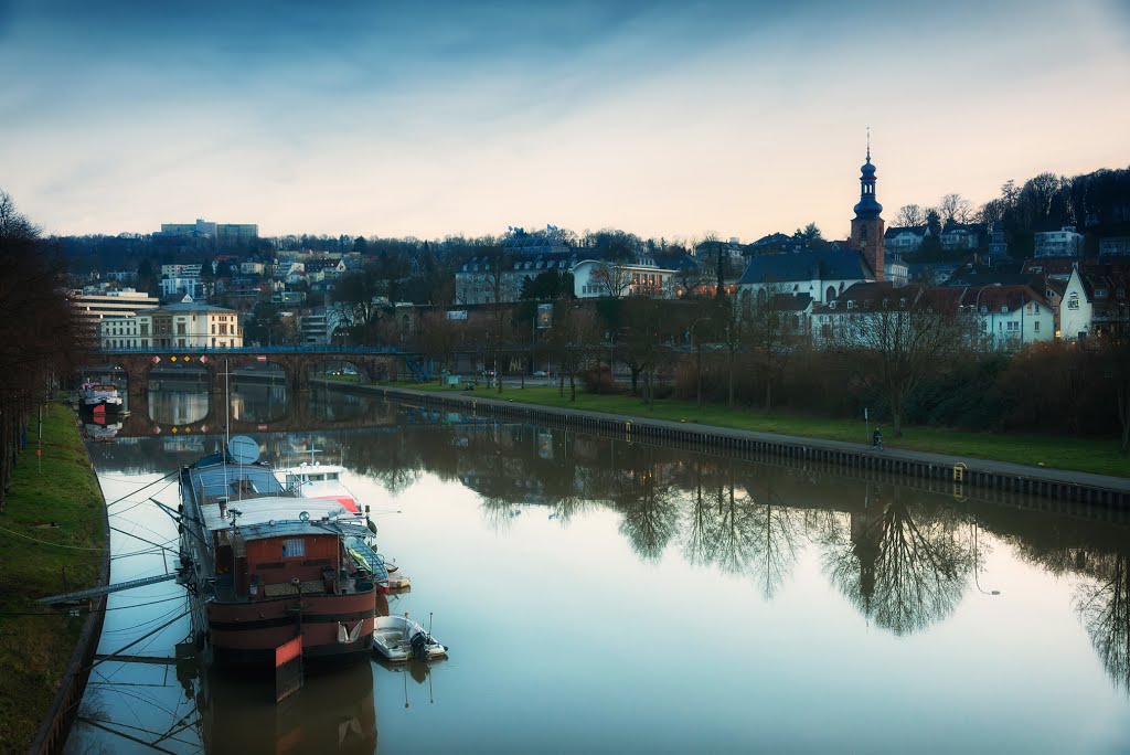 Saarbruecken - Am Fluss by wollefoto