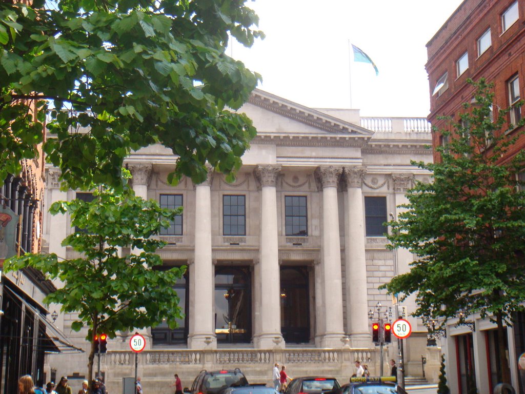 Vista Dublin from parliament street by Jose Pinto