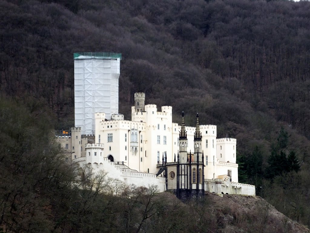 Schloss Stolzenfels vom Aldolf-Kolping-Ufer in Lahnstein aus by ©Tøm1