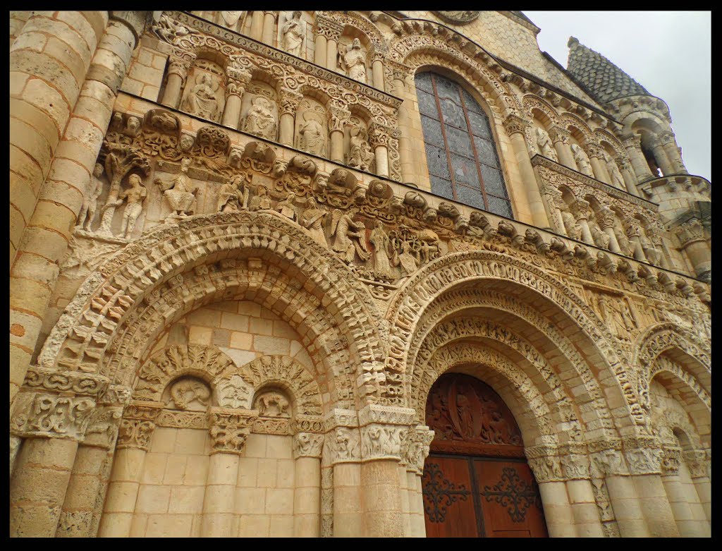 Notre Dame la Grande, Poitiers. by Mathieu des Planteurs