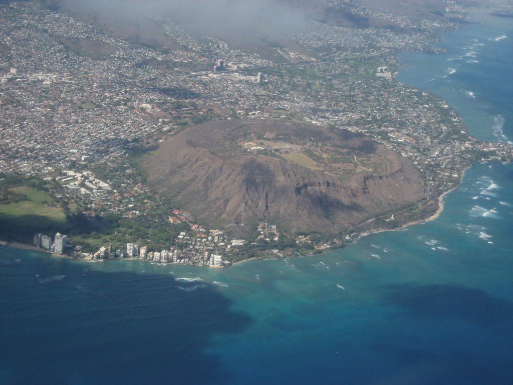 Diamond Head from the air by maglick