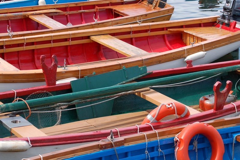 Fischerboote im Hafen von Brenzone by bazong