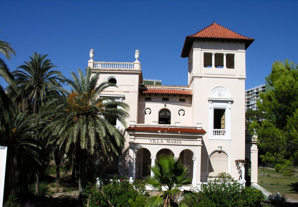 Villa María Benicasim by Vicente Llobet