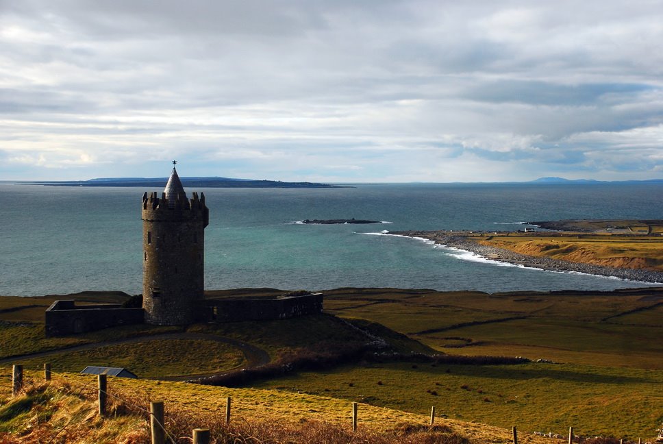 Doonagore Castle by matrus