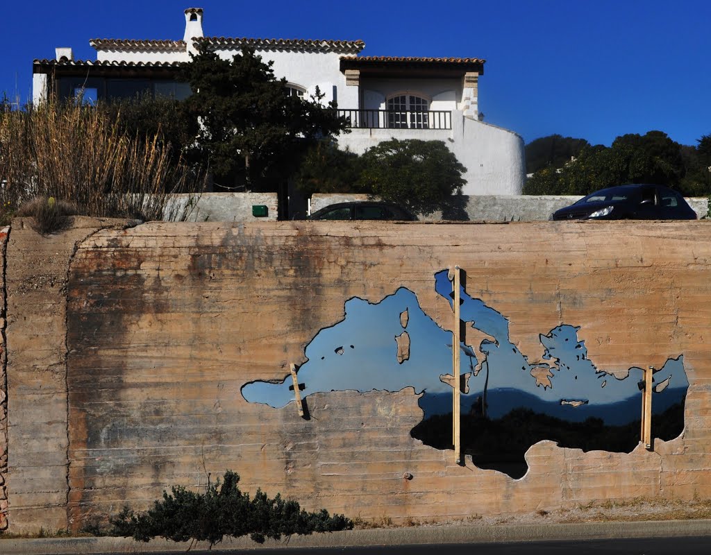 J-2 avant l'inauguration de cette oeuvre"Traversée" Sète Hérault France by thiera