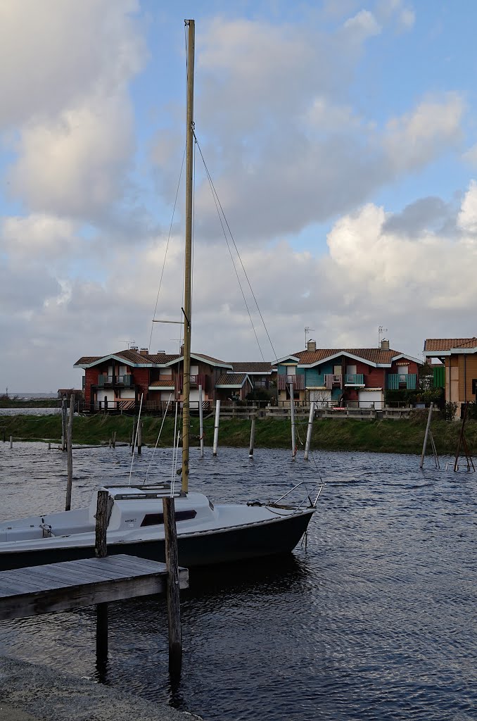 Port de Gujan Mestras by Denis Goujon