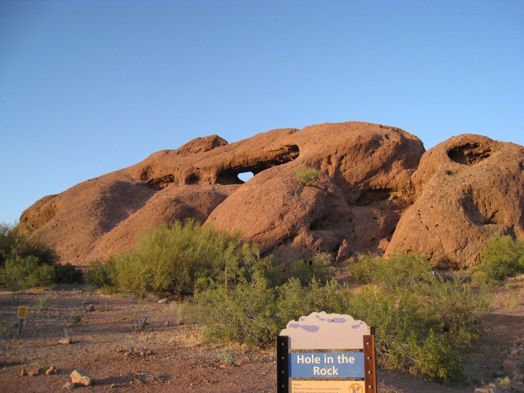 Hole in the Rock, Papago Park, Tempe/Arizona by Jörg H.