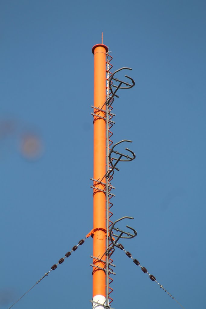 Spitze des AFN-Sendemasten in Heidelberg-Wieblingen by Alphekka