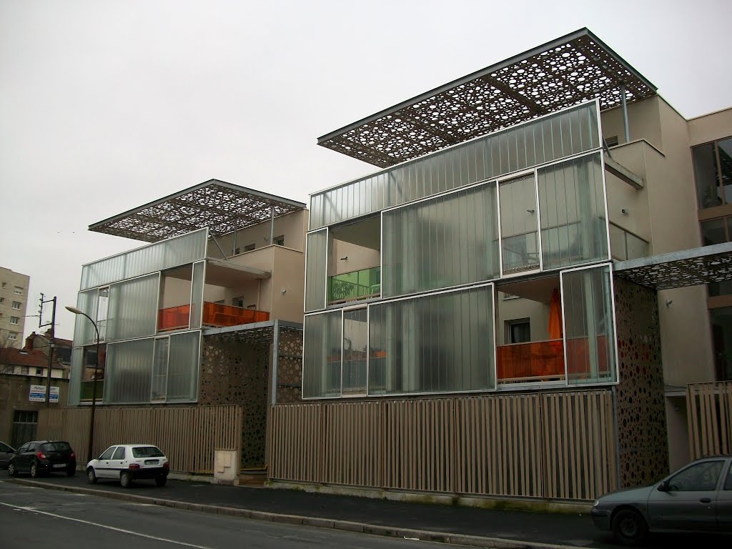 Nouveaux batiments, Chalons-en-Champagne by Pogromca Gašnič