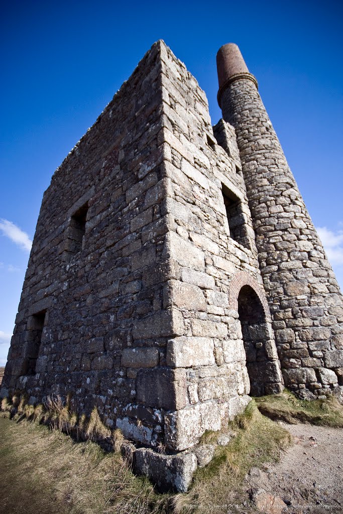 Ding Dong Mine Pumping Engine House by Tristan Barratt