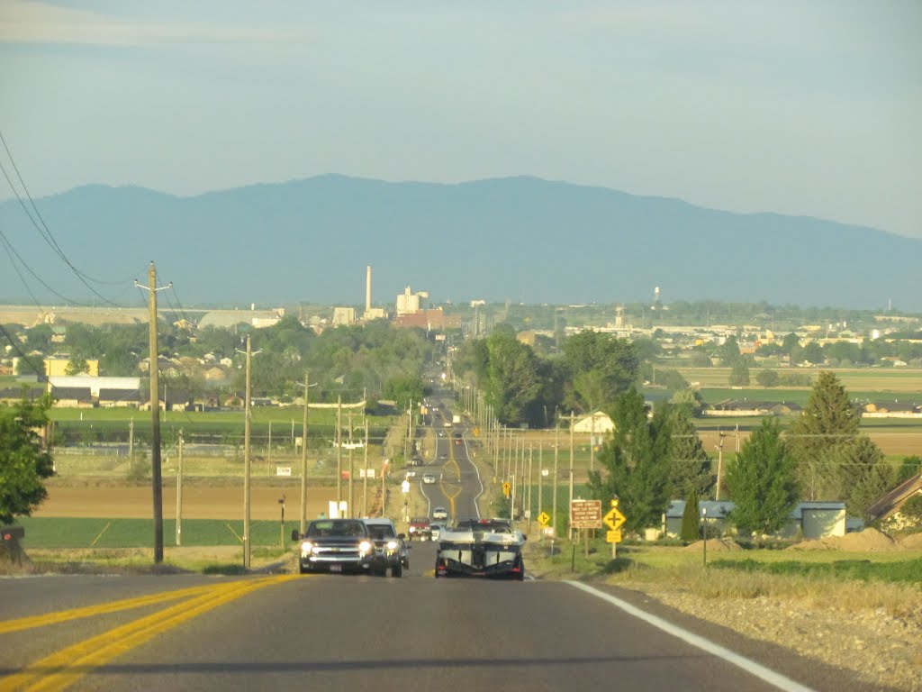 Looking East to the Sugar Factory and the Boise Front (the mountains) from Florida Avenue on Hwy 55. Caldwell, Idaho, USA. May-20-2012 by deanstucker