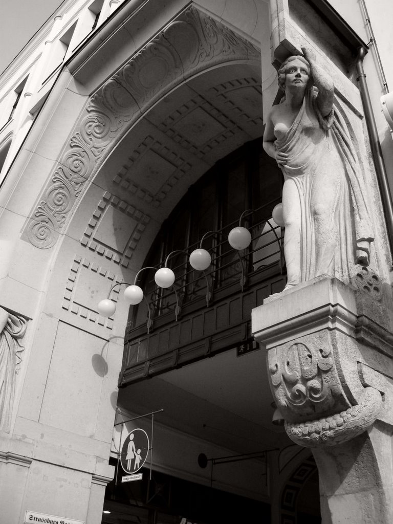 Eingang zur Straßburgpassage, Berliner Straße, Görlitz by Michael Schmieder