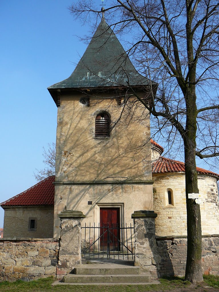 Rotunda Narození Panny Marie v Holubicích by Petr Koldovský