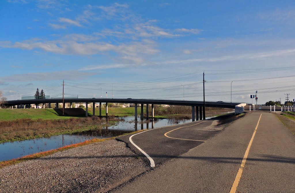 Ueda Parkway Bike Trail, Main St. Bridge, and Steelhead Creek by Steve Schmorleitz, NationalParkLover.com