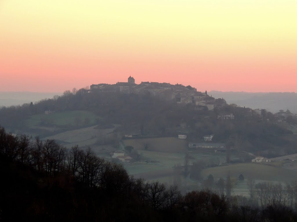 LAUZERTE 82, au lever du soleil. by Jean THIERS