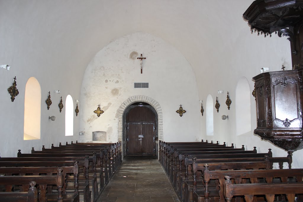 Granges-sur-Baume (39) 6 mars 2014. Intérieur de l'église. by nouchetdu38