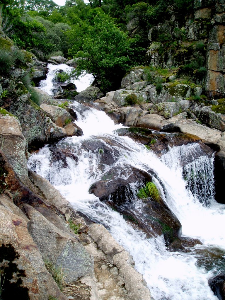 Cascada del Diablo (N). Villanueva de la Vera by José Ángel Sánchez Fajardo