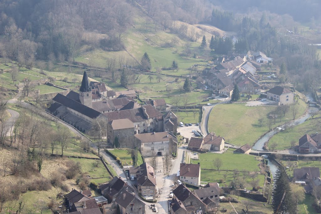 Baume-les-Messieurs (39) 6 mars 2014. L'abbaye et le village. by nouchetdu38