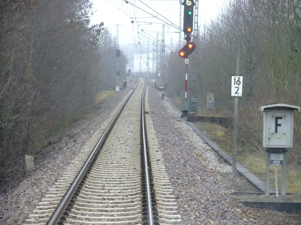 Bretten. Freie Einfahrt in den Bahnhof von Bretten für die Stadtbahn aus Karlsruhe. 13.12.2013 by RDZfds