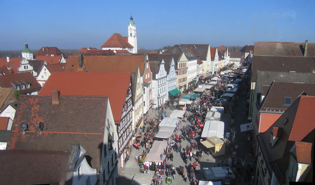 Der Marktplatz in Günzburg vom Stadtturm aus by gertrud