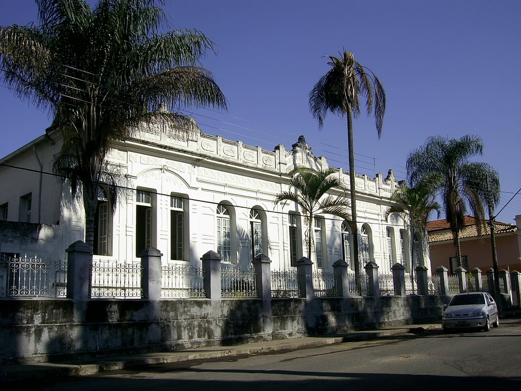 Antiga construção no centro de Stº Antônio do Monte/MG by Aender  M. Ferreira