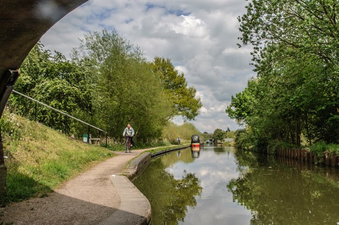 Leaving Tamworth Road Bridge by hilofoz