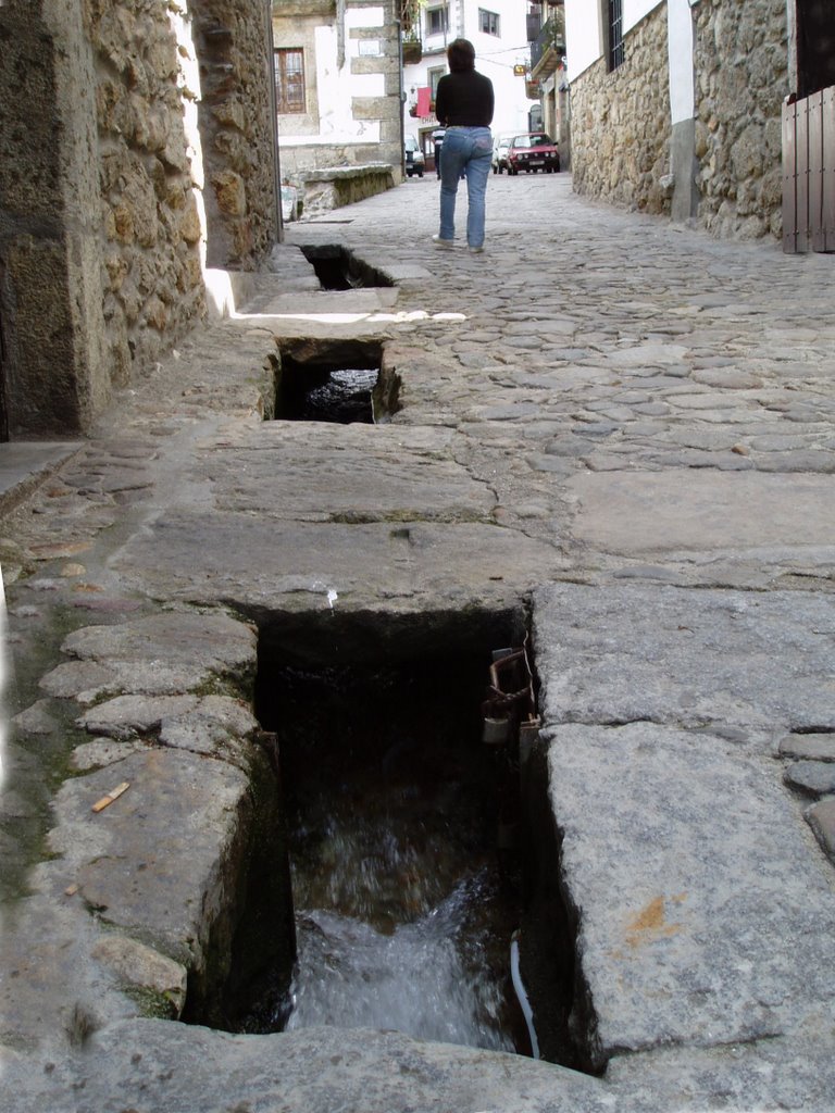 "Regaderas". Calle Pedro Muñoz Rico. Candelario. by José Ángel Sánchez F…