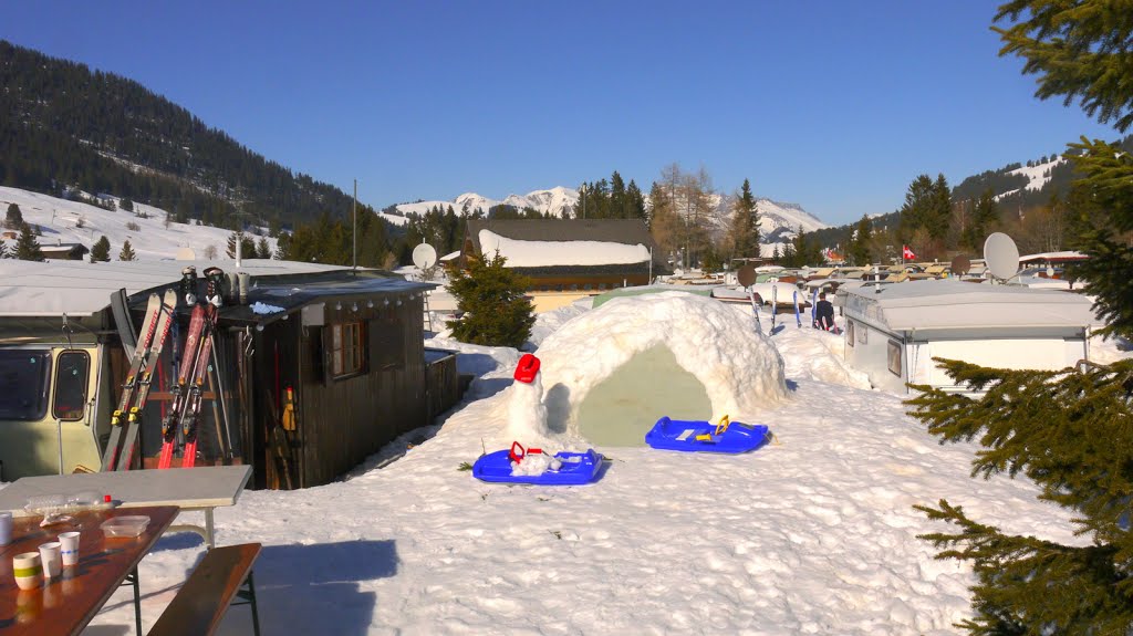 Camping im Schnee by Georg Schreiner