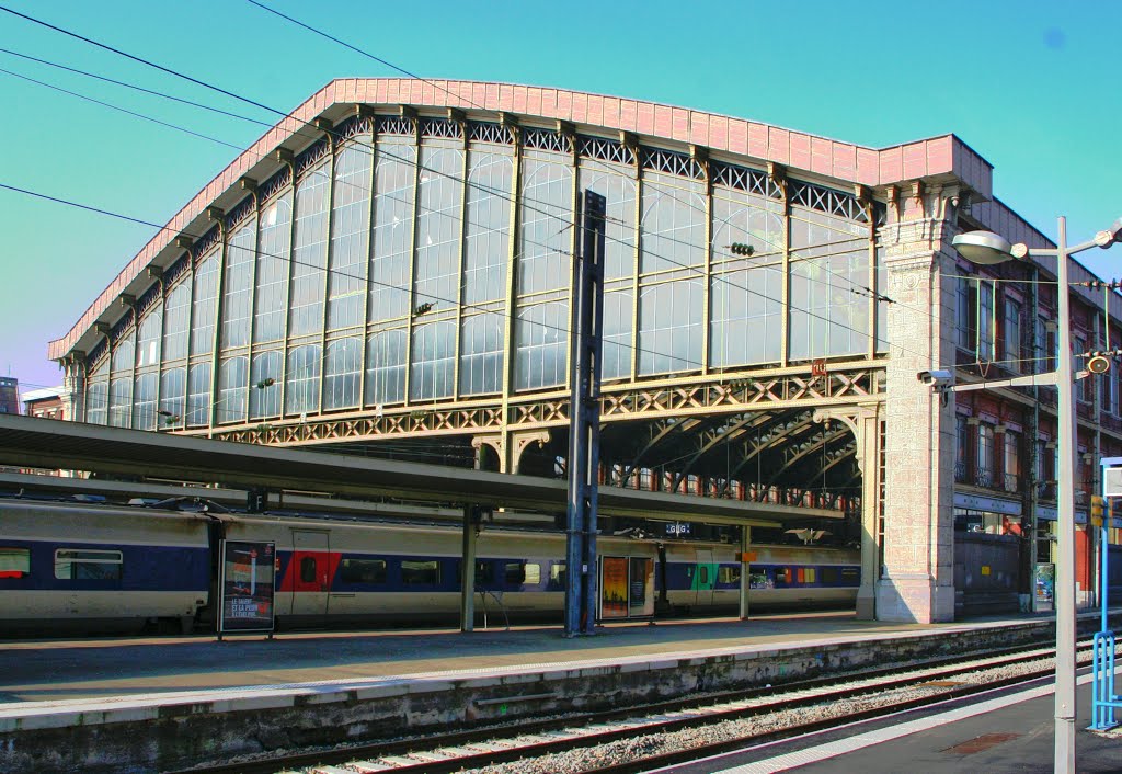 Gare de Lille Flandres by Roger Grund