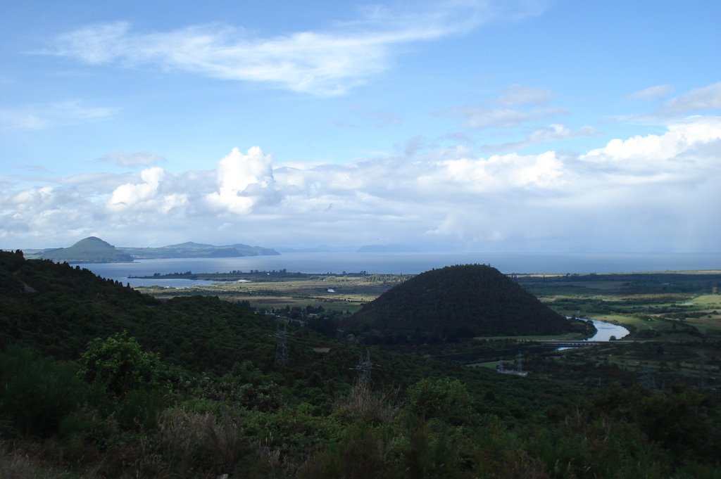 Al sur del Lago Taupo by AwOiSoAk KaOsIoWa