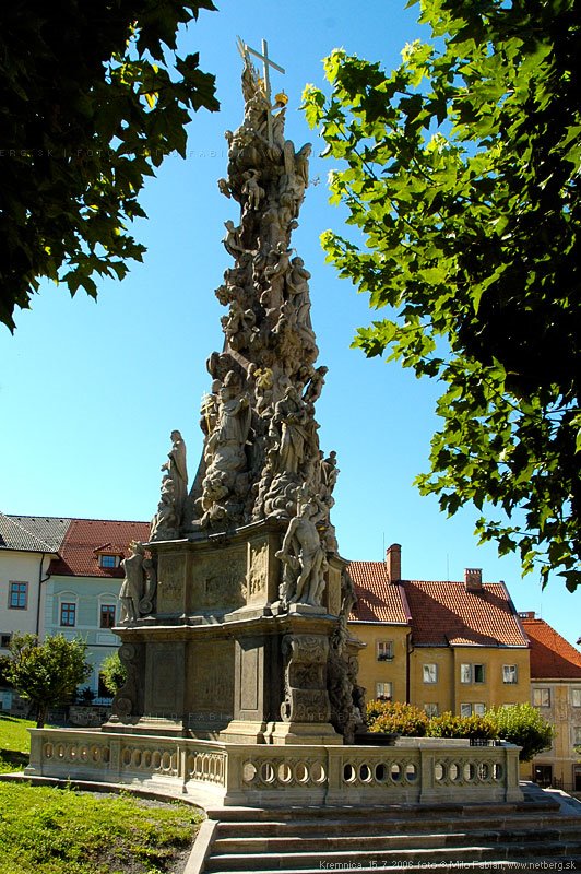 Kremnica, Štefánikovo námestie by Milo Fabian