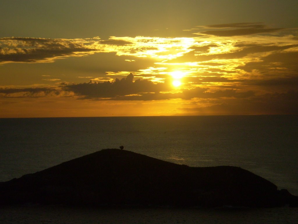 Por-do -Sol (Pontal do Atalaia) Arraial do Cabo/RJ by Antonio Gabriel