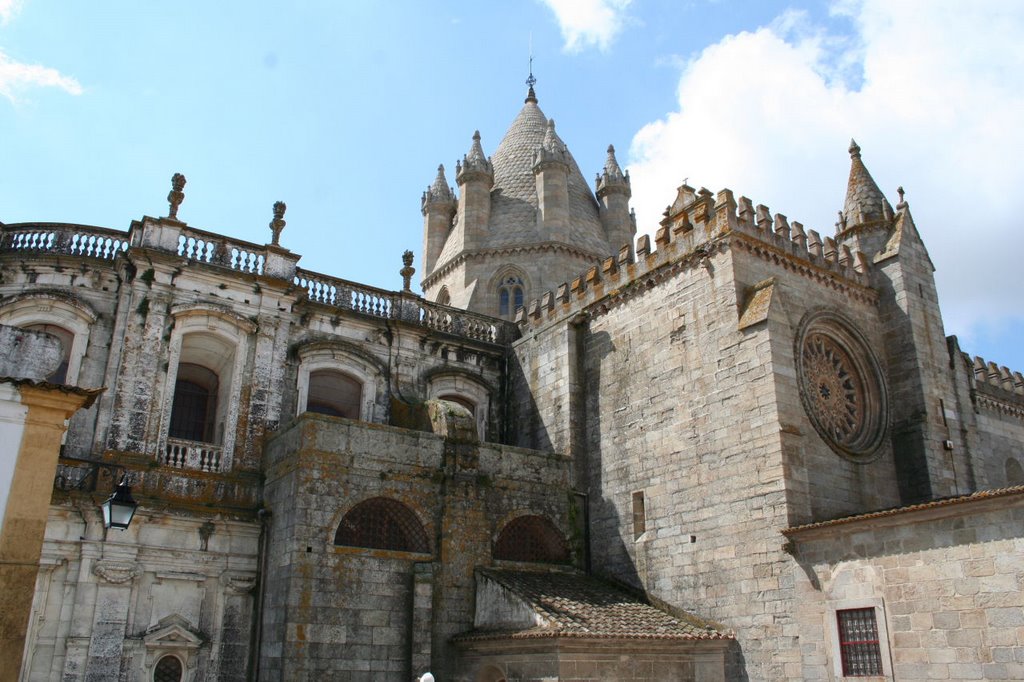 Evora Catedral by LA_DORADA