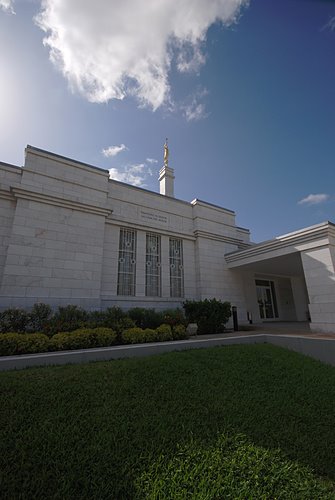 Mérida Temple by johnhuzi