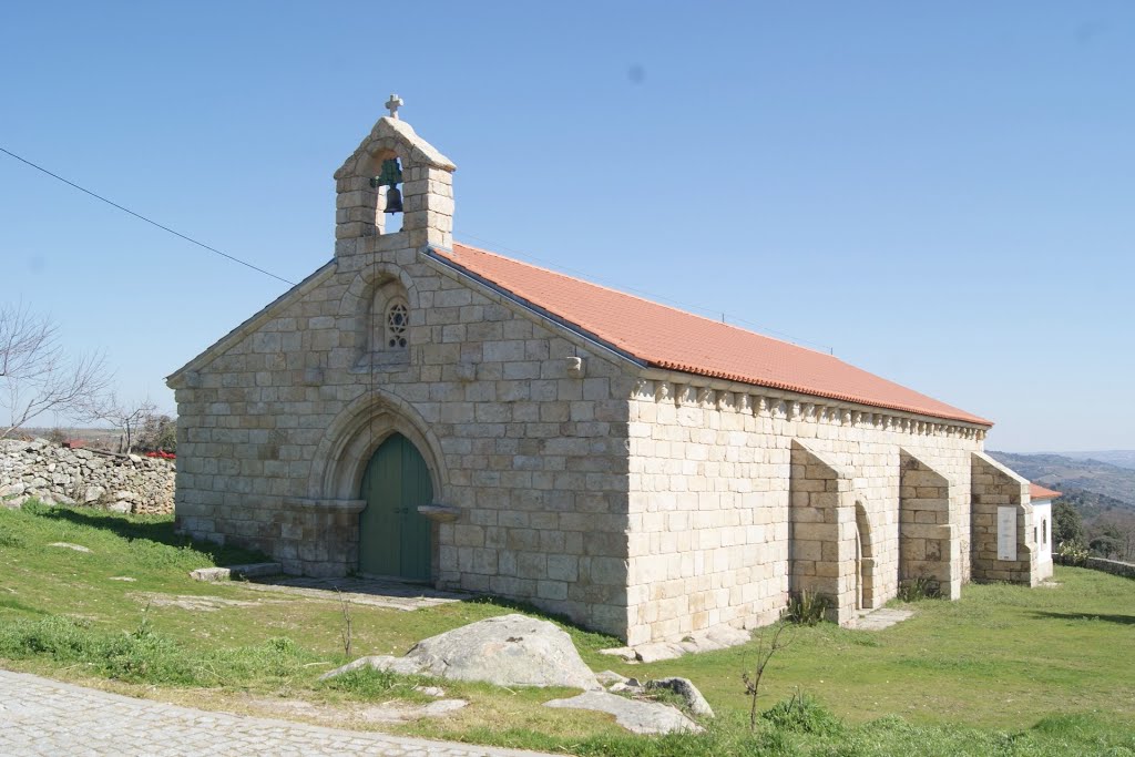 PEREDO DE BEMPOSTA - Algosinho - IGREJA ROMÂNICA DE STº ANDRÉ by LUÍS A. D. LIBERAL