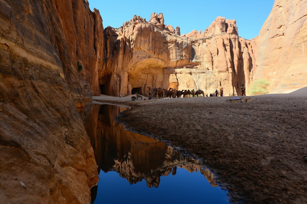 Entrée d'Archeï et reflets .fg by Giraudon Francis